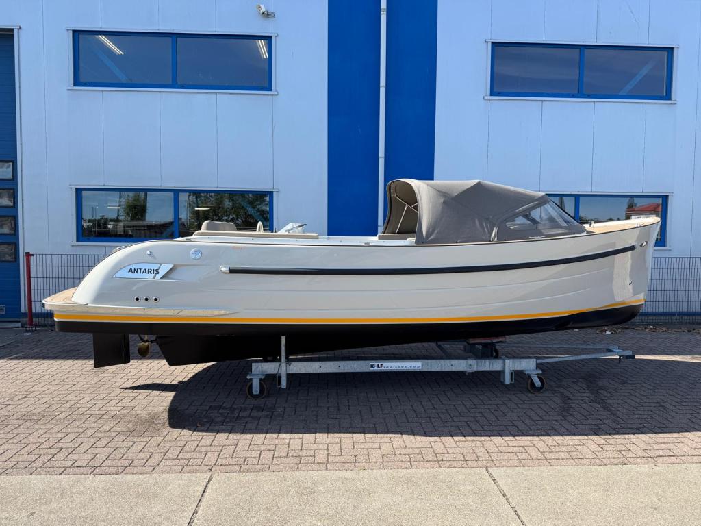 Antaris Sixty7 met Vetus 42 pk