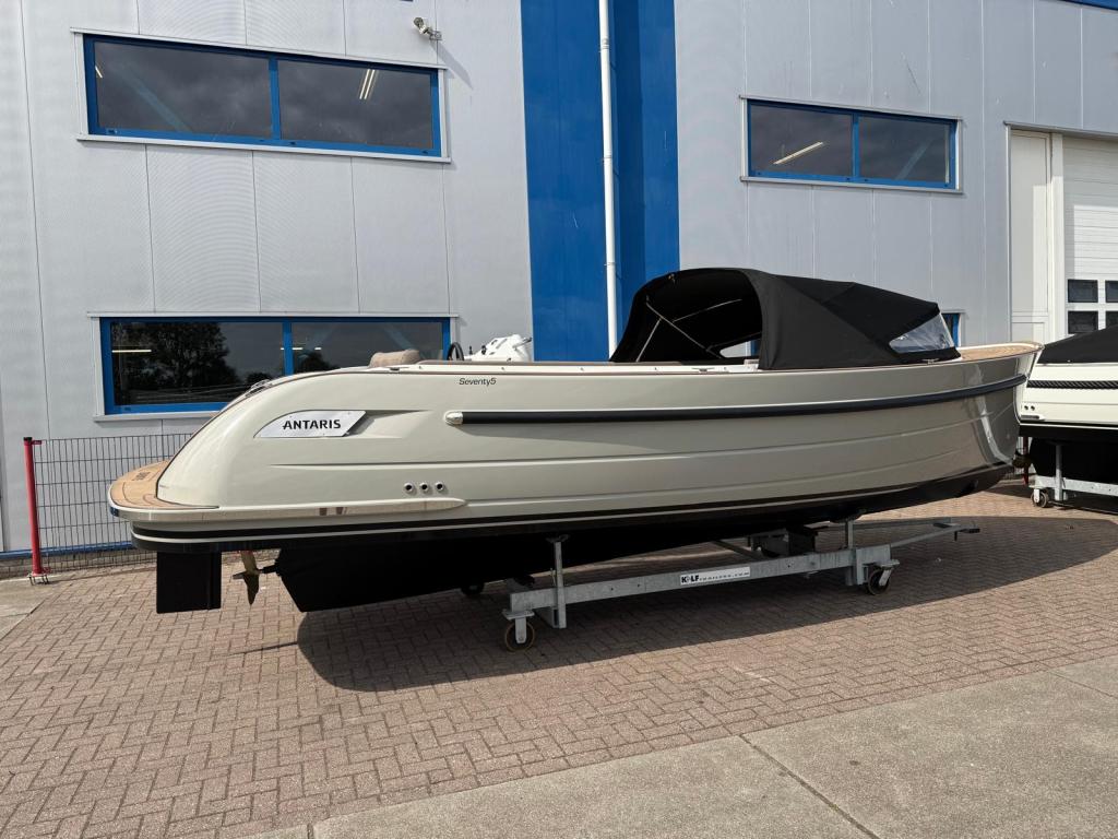 Antaris  Seventy5 met Vetus 52pk