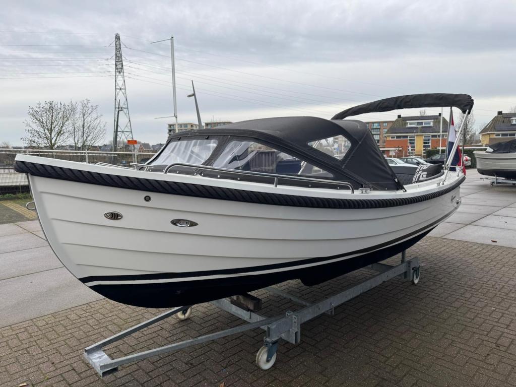 Waterspoor 707 met Vetus 33 pk