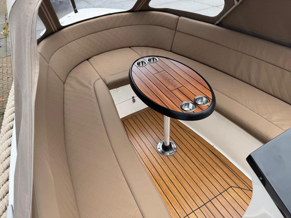 Maxima 600 met Honda 20 pk