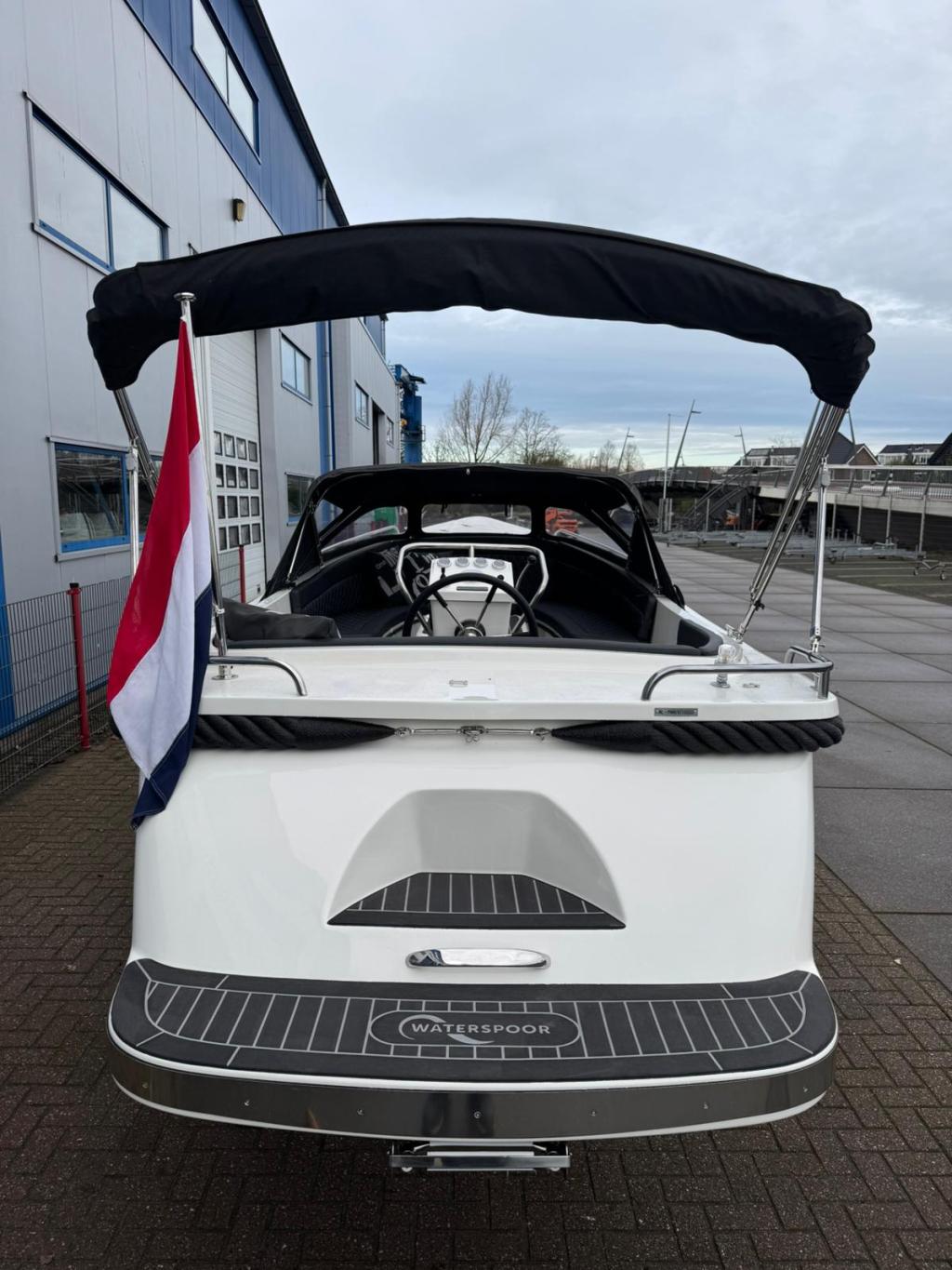 Waterspoor 707 met Vetus 33 pk