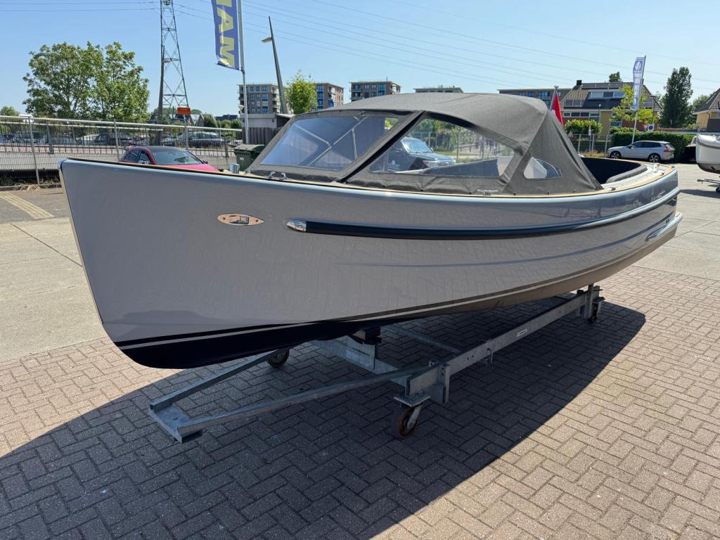 Antaris Fifty5 met Vetus 27pk