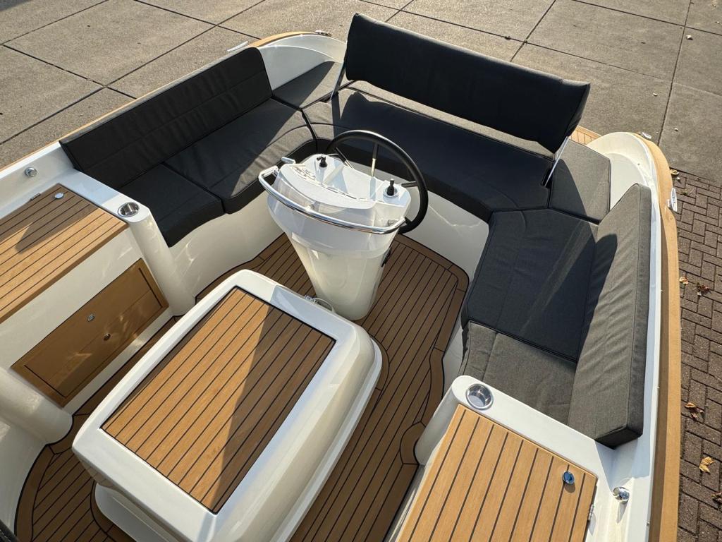 Antaris Sixty7 met Vetus 42 pk