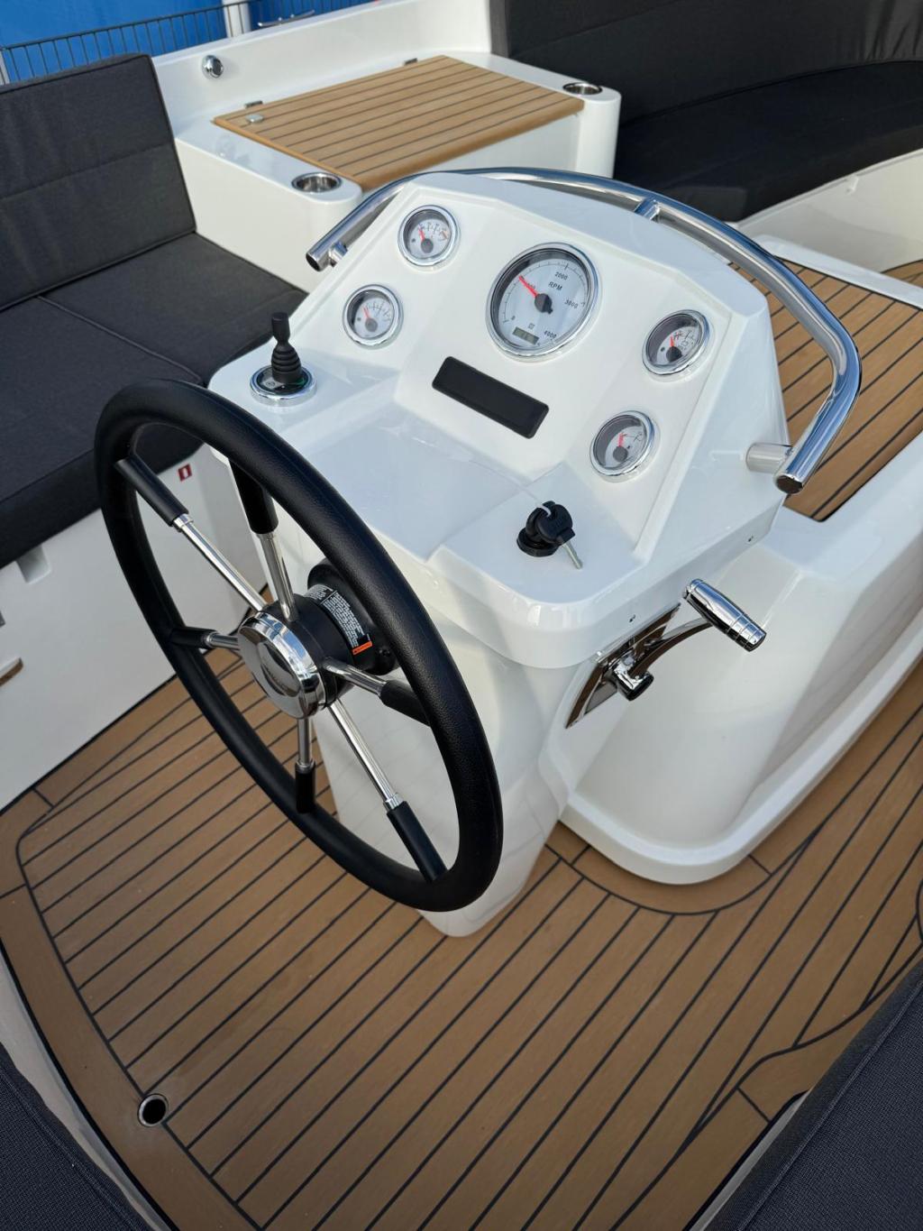 Antaris Sixty7 met Vetus 42 pk