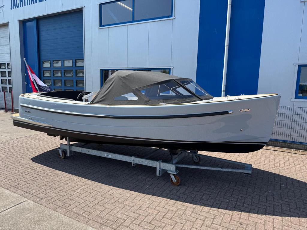 Antaris Fifty5 met Vetus 27pk