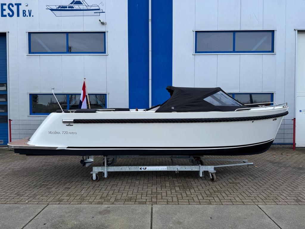 Maxima 720 met Honda 50 pk