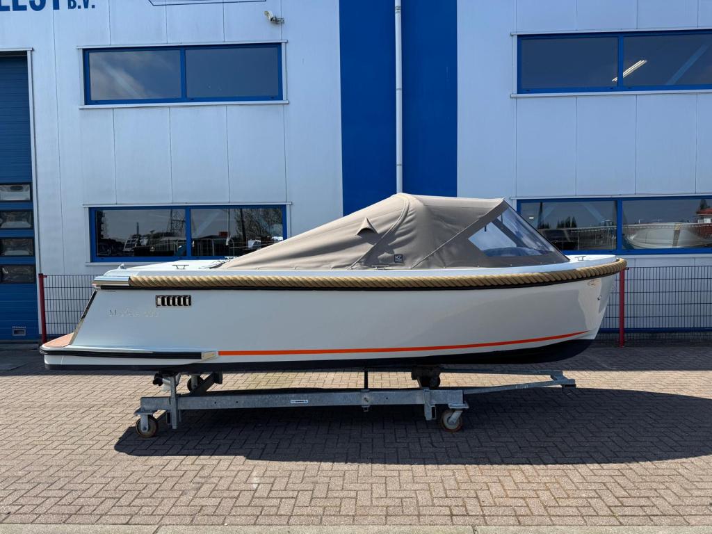 Maxima 600 met Honda 20pk