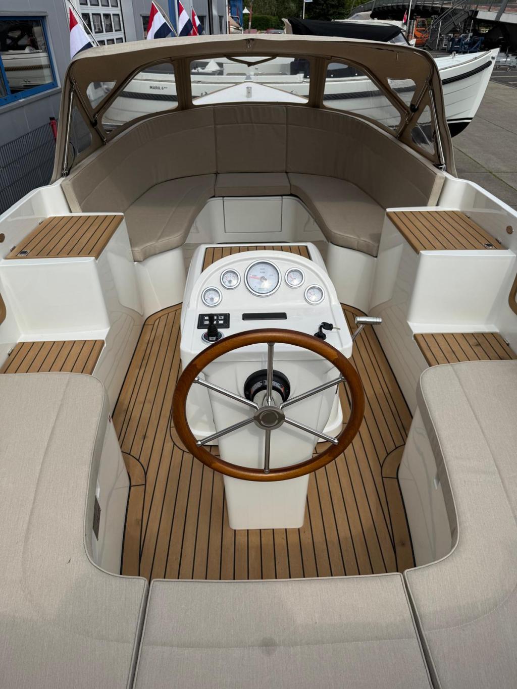 Maril 6NXT met Vetus 42pk