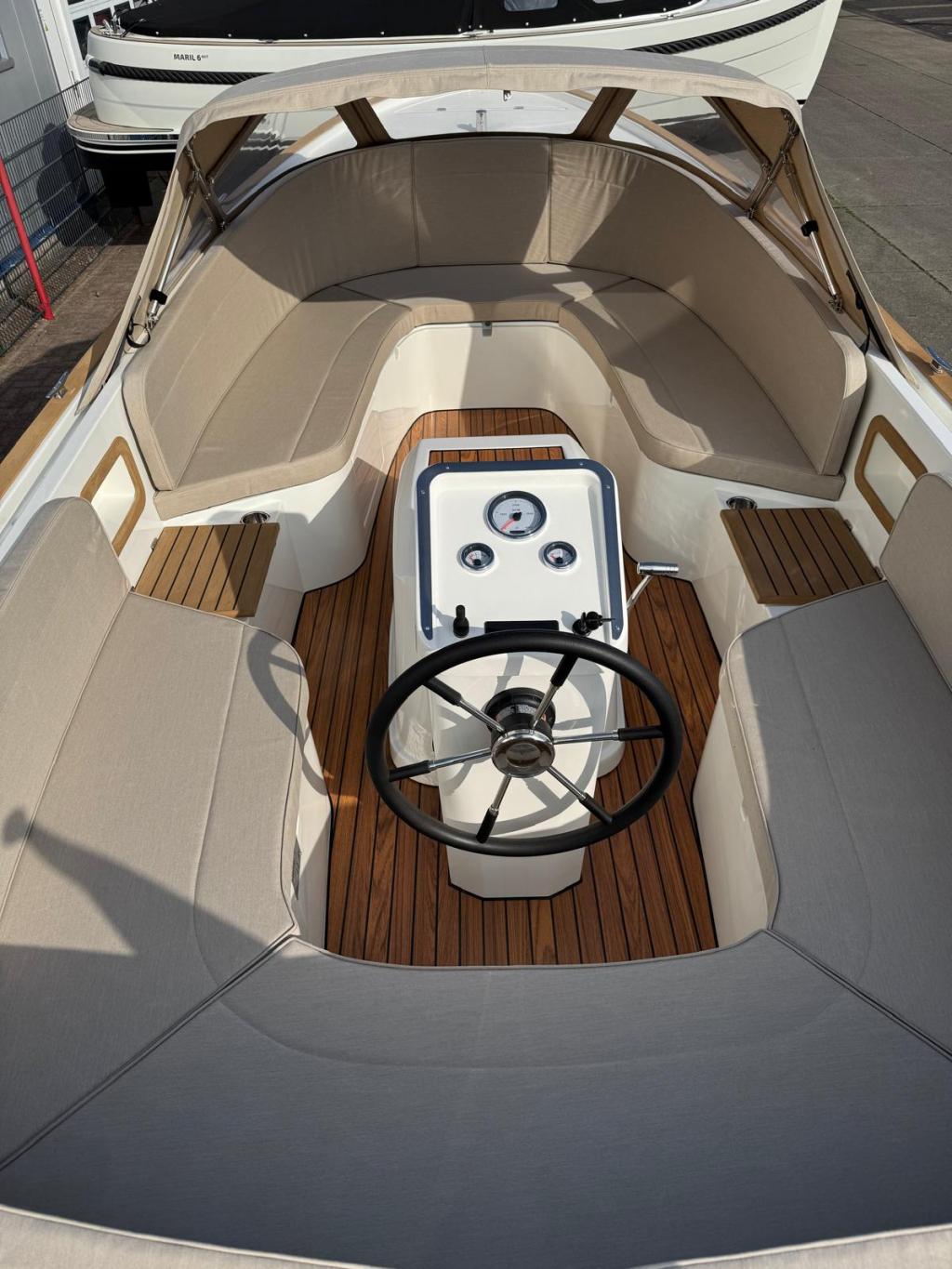 Antaris Fifty5 met Vetus 27pk
