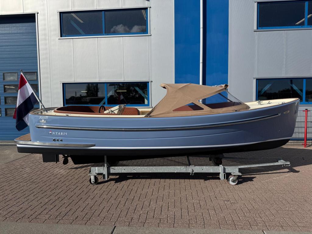 Antaris Fifty5 met Vetus 27pk