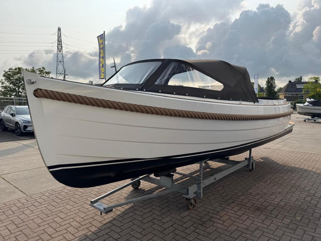 Maril 7NXT met Vetus 52pk