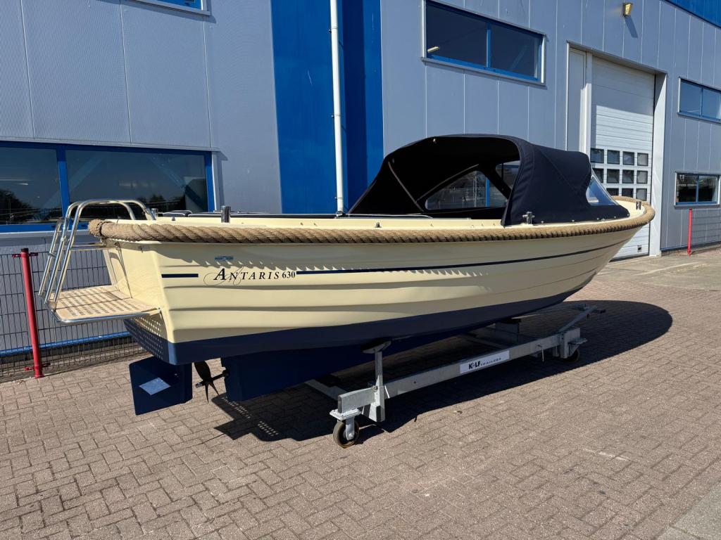 Antaris 630 Lounge met Vetus 25pk