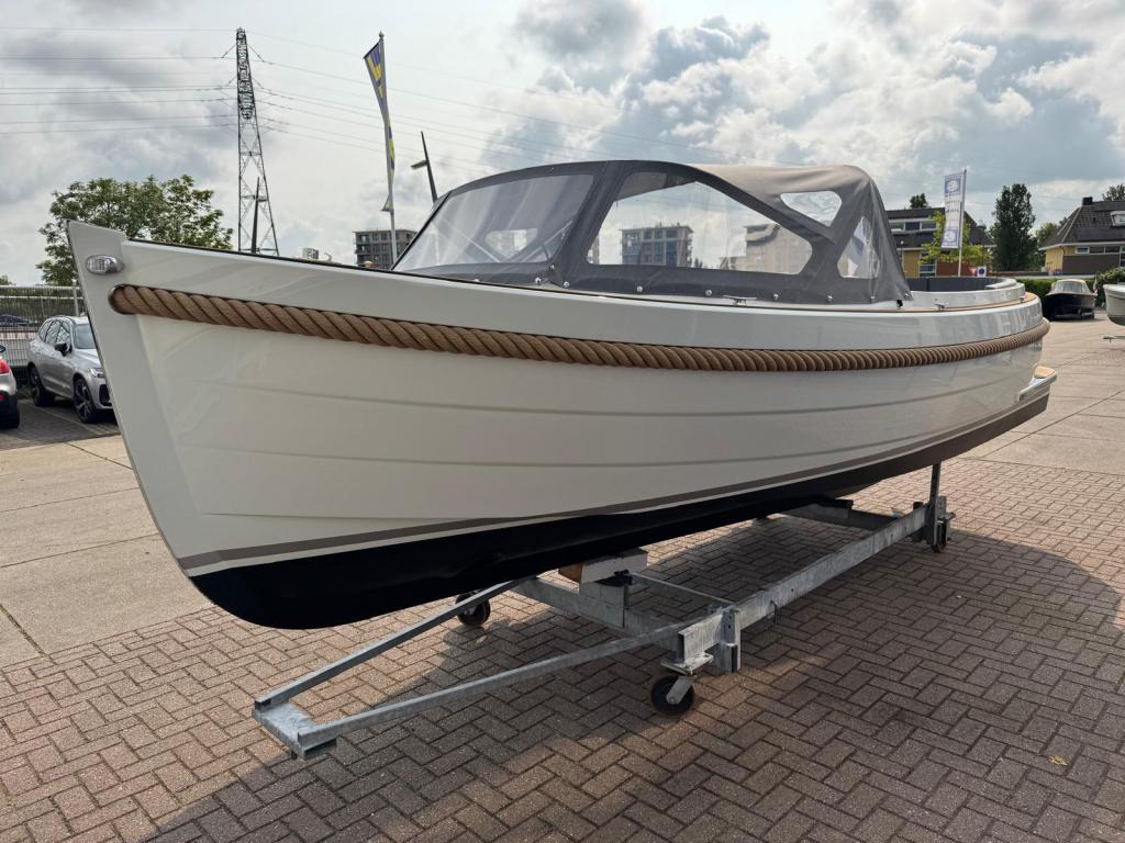 Maril 6NXT met Vetus 42pk