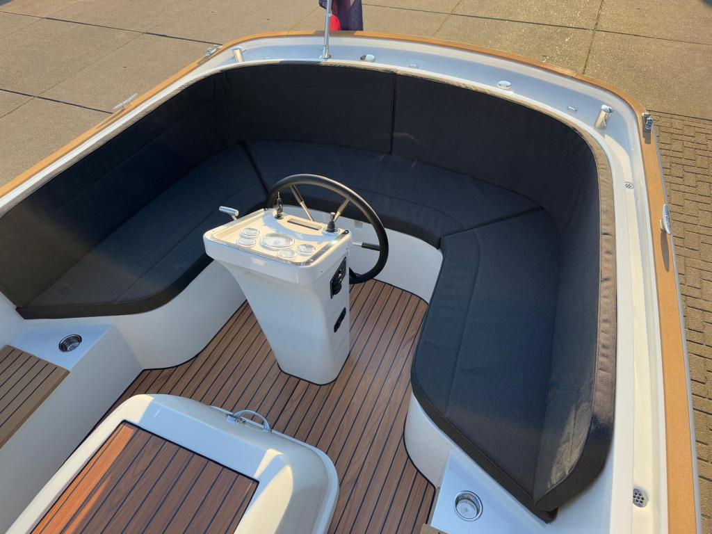 Antaris Sixty6 met Vetus 42 pk