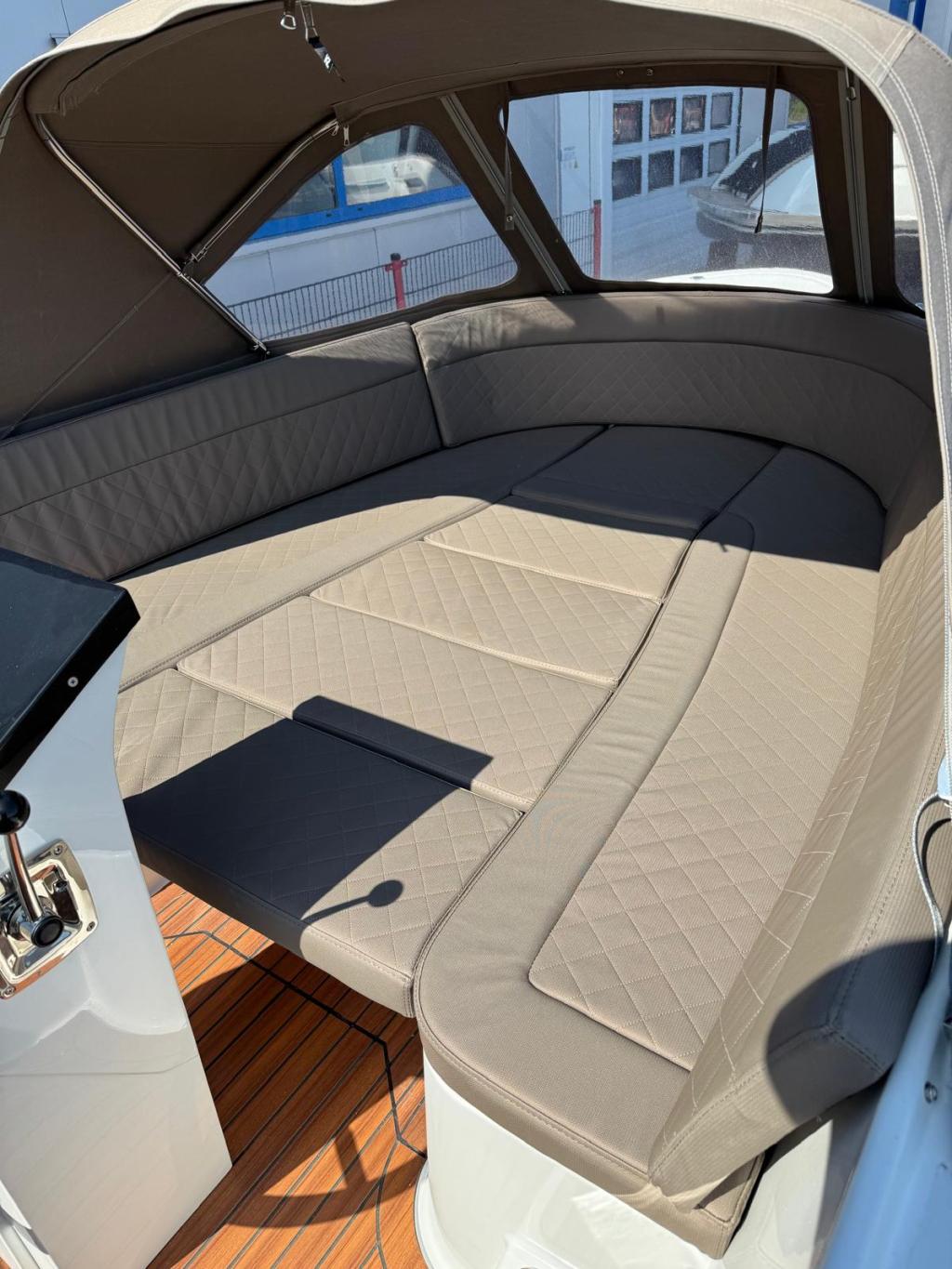 Maxima 600 met Honda 20 pk