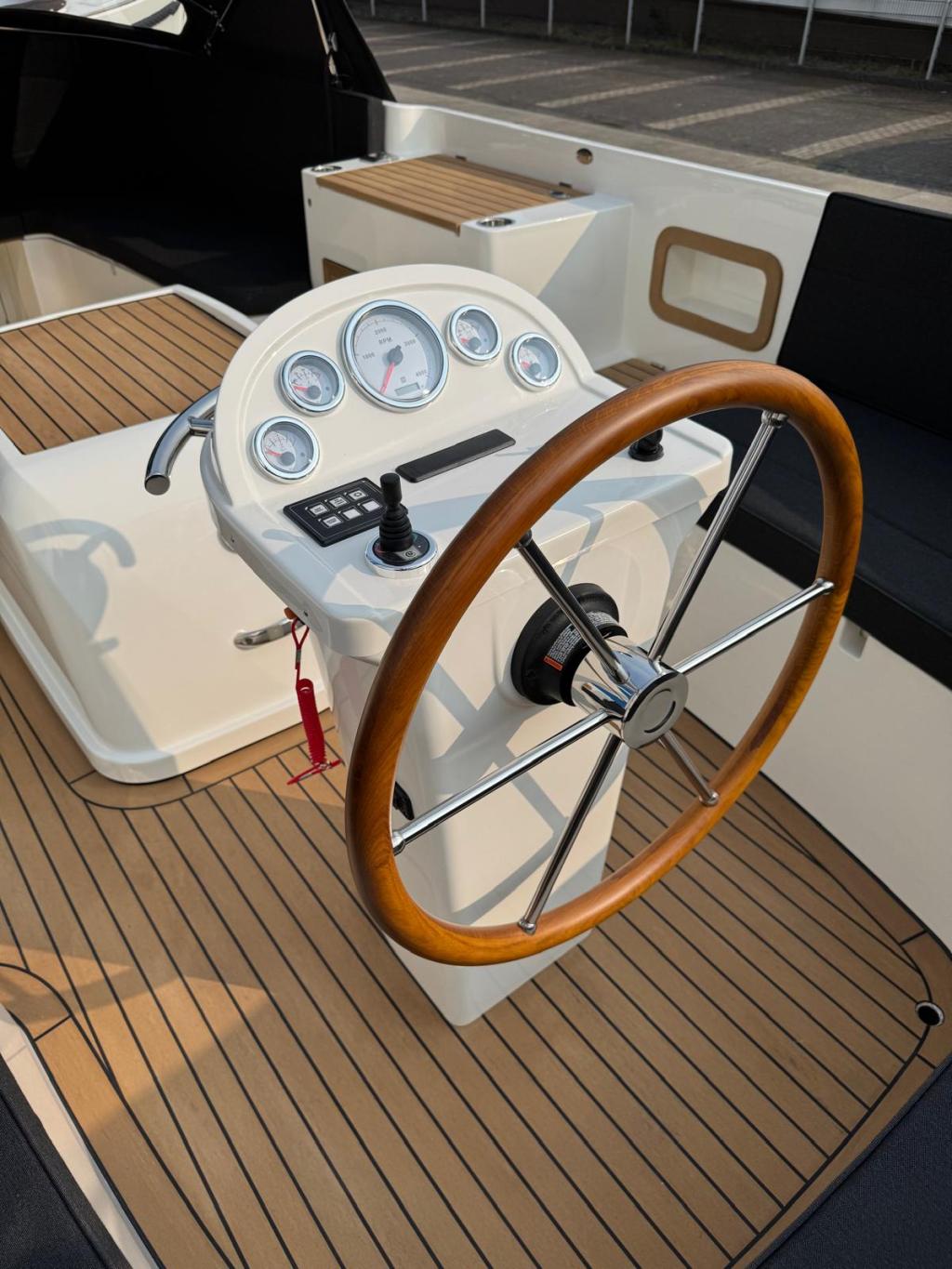 Maril 7NXT met Vetus 52pk