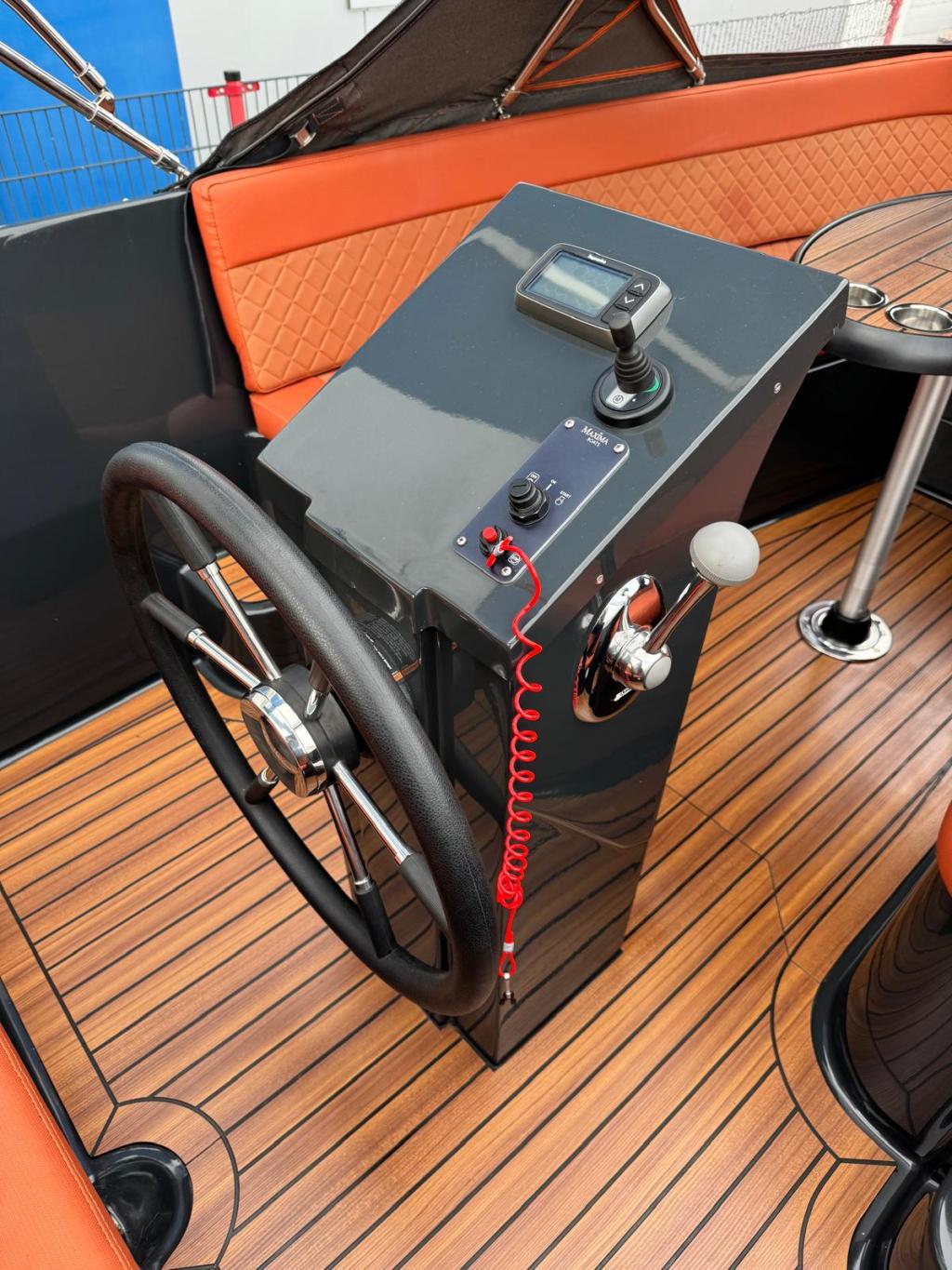 Maxima 600 met Suzuki 30 pk