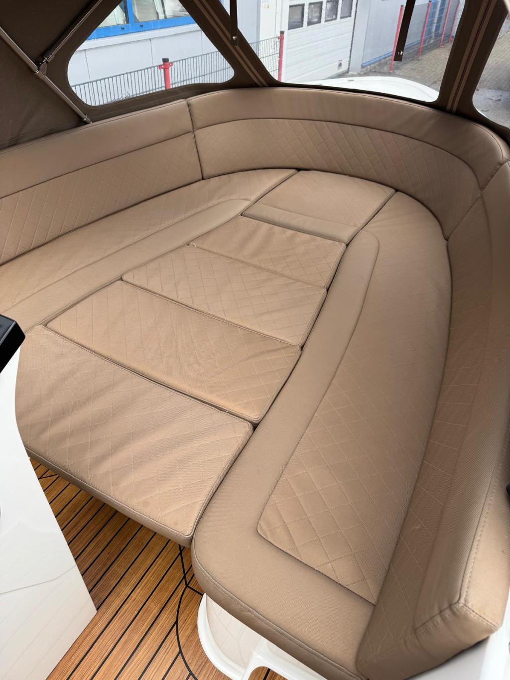 Maxima 600 met Honda 20 pk