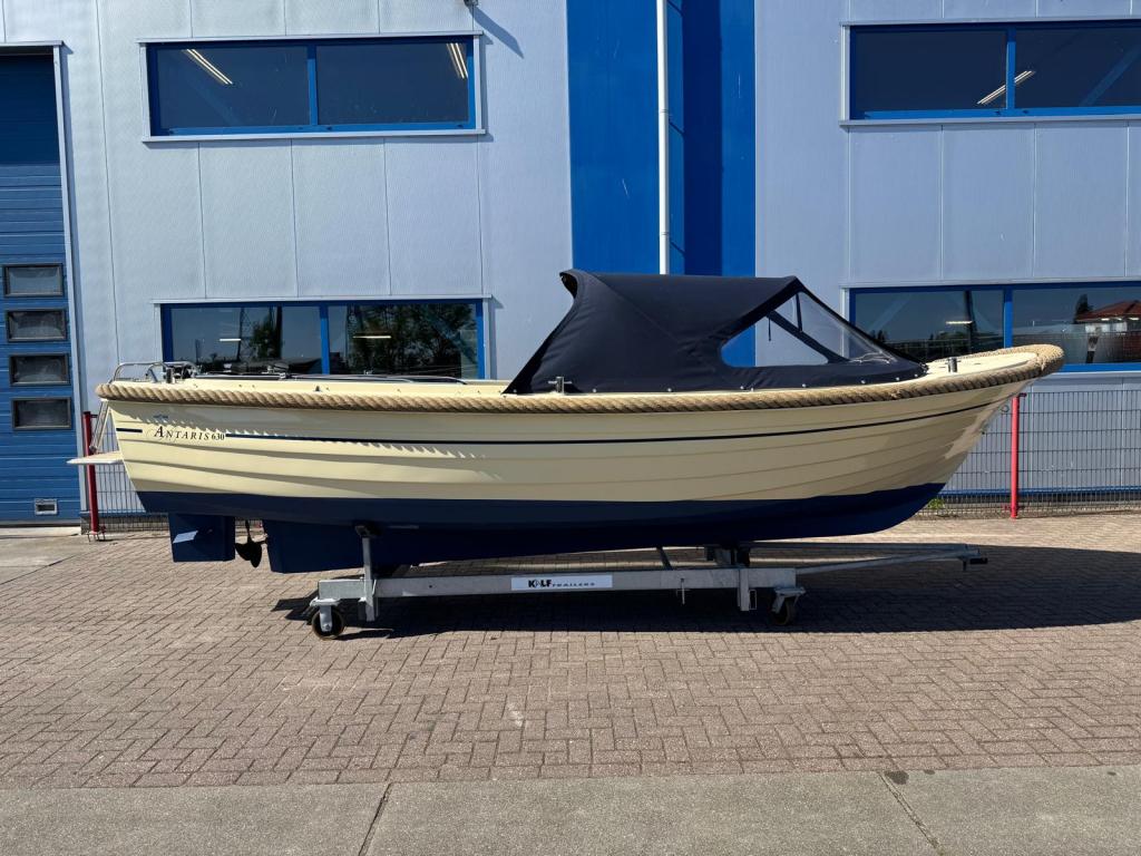 Antaris 630 Lounge met Vetus 25pk