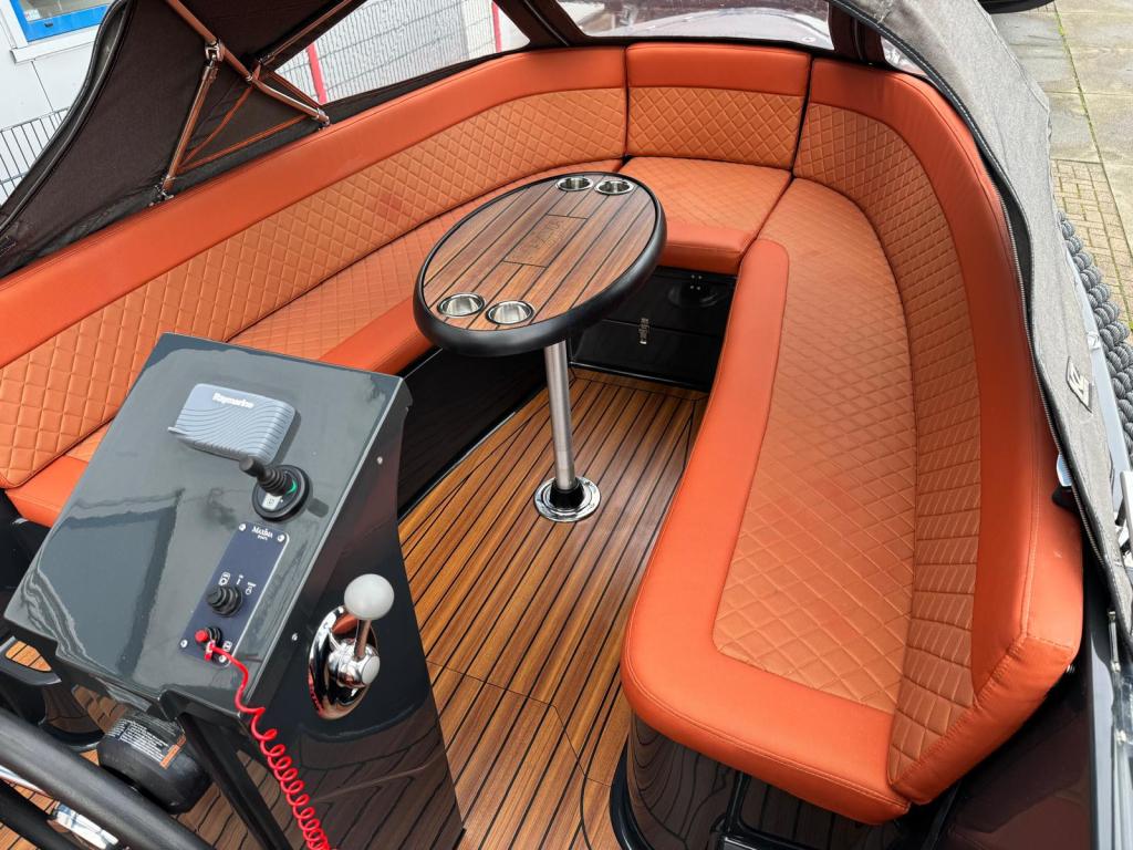 Maxima 600 met Suzuki 30 pk