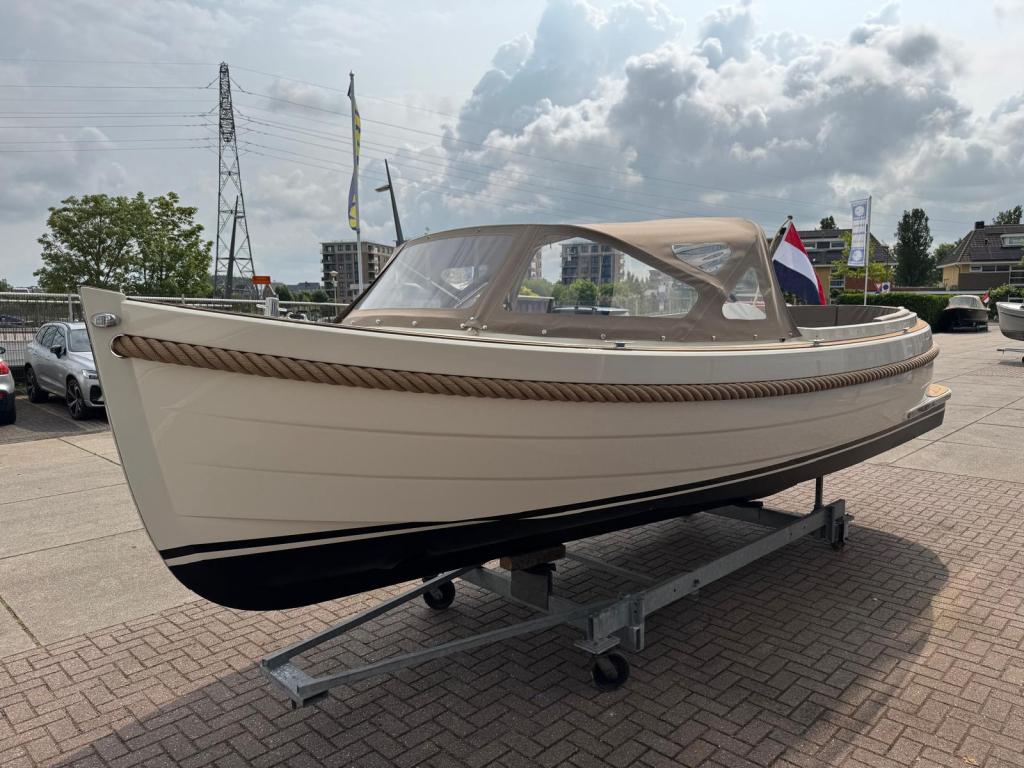 Maril 6NXT met Vetus 42pk