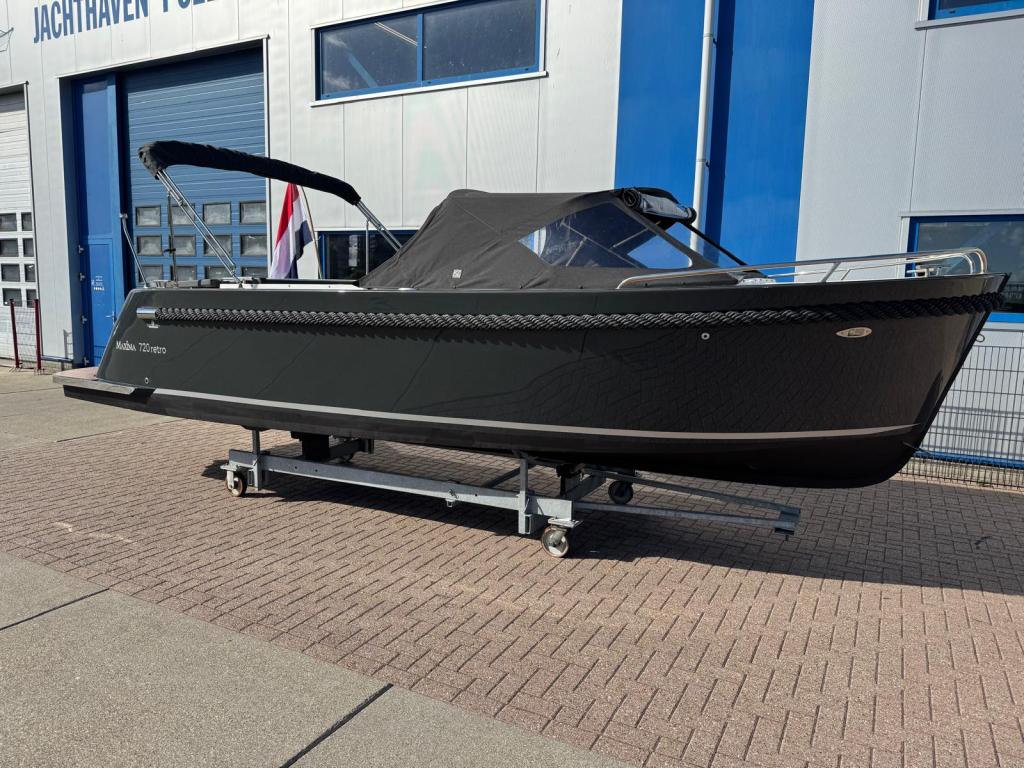 Maxima 720 Retro met Honda 30 pk
