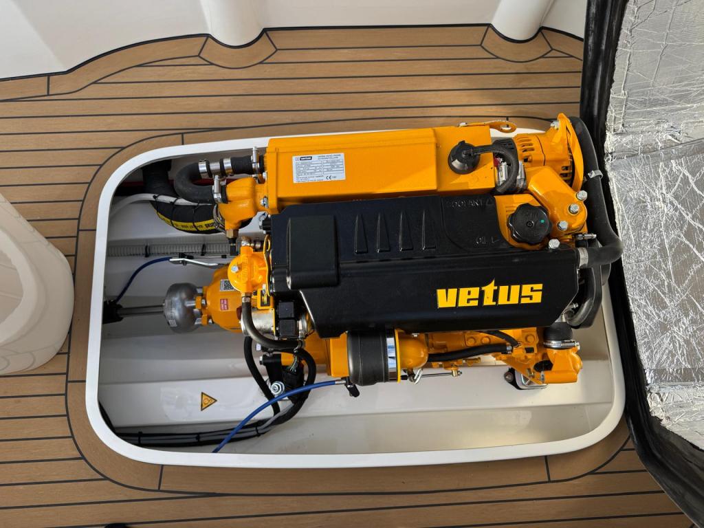 Antaris Sixty7 met Vetus 42 pk