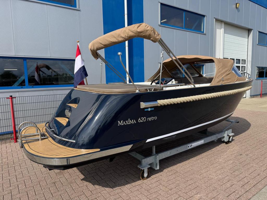 Maxima  620 Retro met Suzuki 30 pk