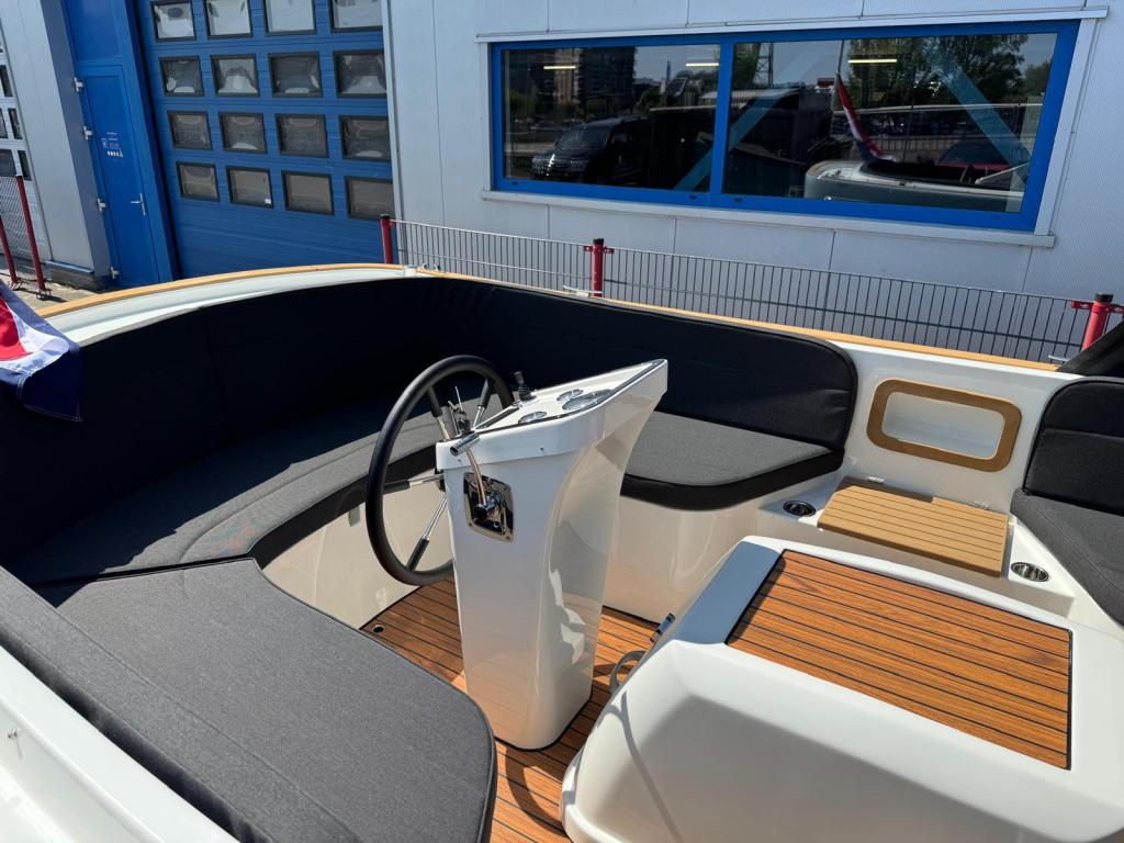 Antaris Fifty5 met Vetus 27pk