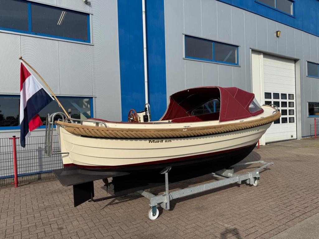 Maril 625 met Vetus 25 pk