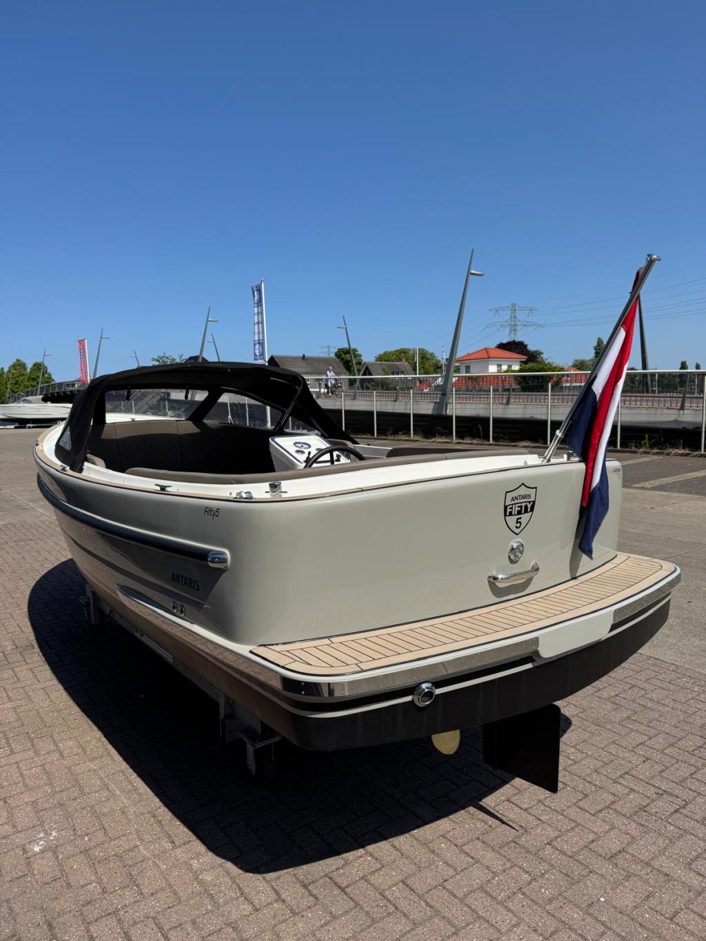 Antaris Fifty5 met Vetus 27pk