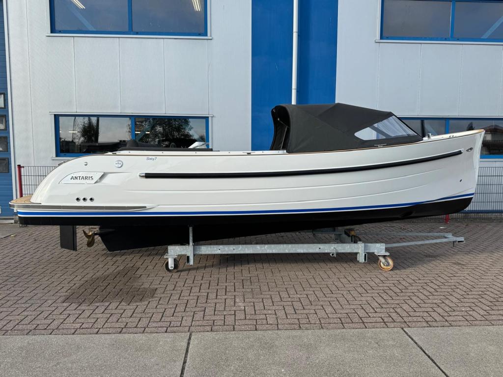 Antaris Sixty7 met Vetus 42 pk
