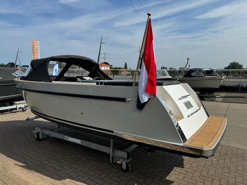 Maxima 630 met Honda 60pk
