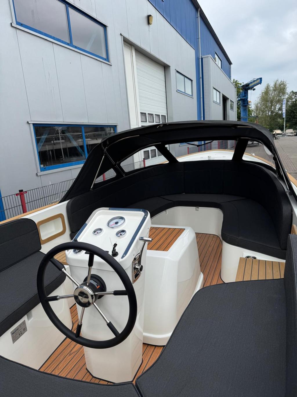 Antaris Fifty5 met Vetus 27pk