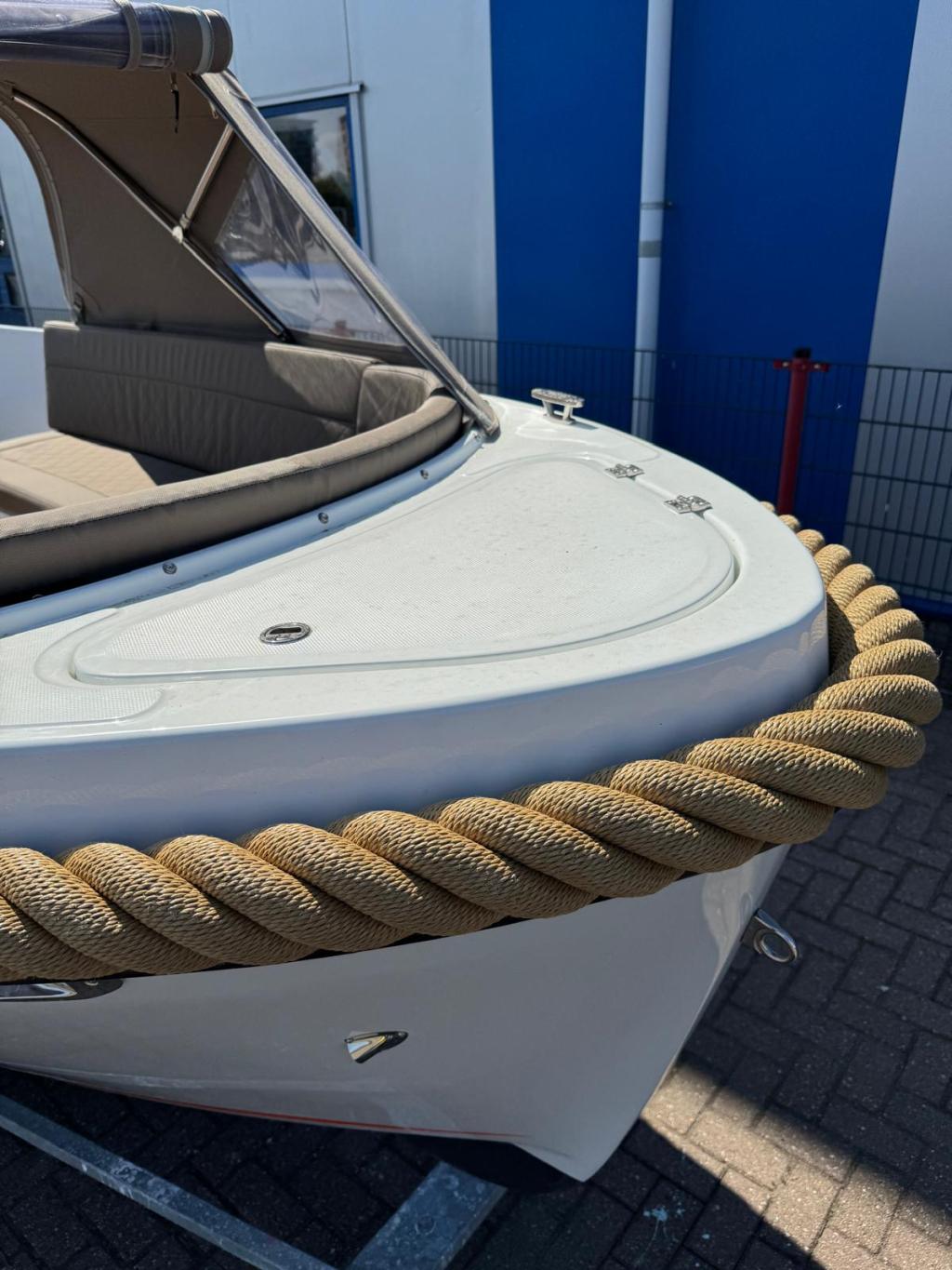 Maxima 600 met Honda 20 pk