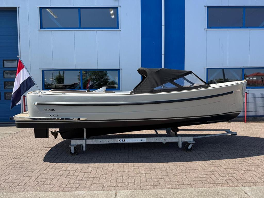 Antaris Fifty5 met Vetus 27pk