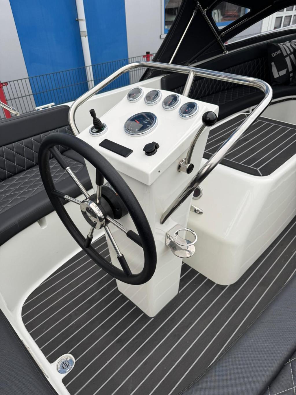 Waterspoor 707 met Vetus 33 pk