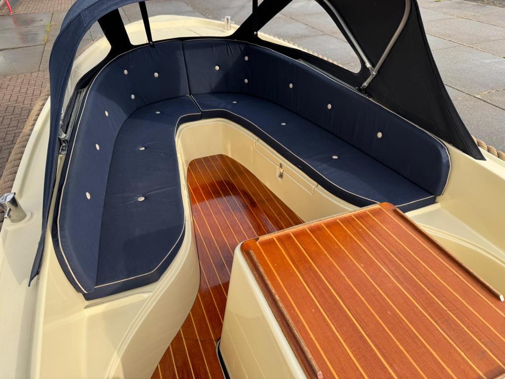 Antaris 520 met Vetus 11pk
