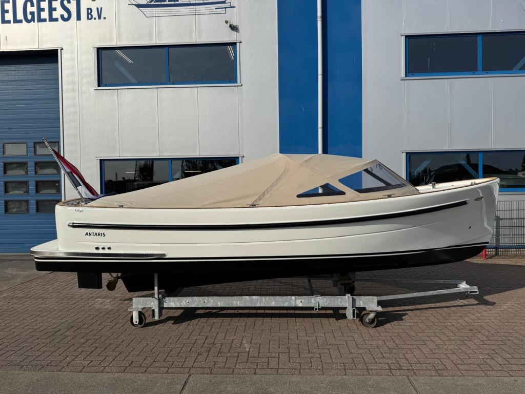 Antaris Fifty5 met Vetus 27pk