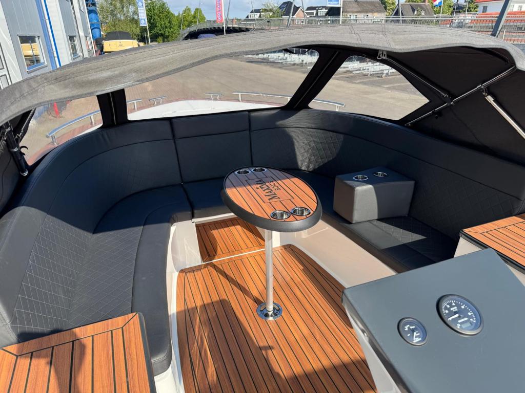 Maxima 730 met Honda 30pk en slechts 52,4 vaaruren (zgan)