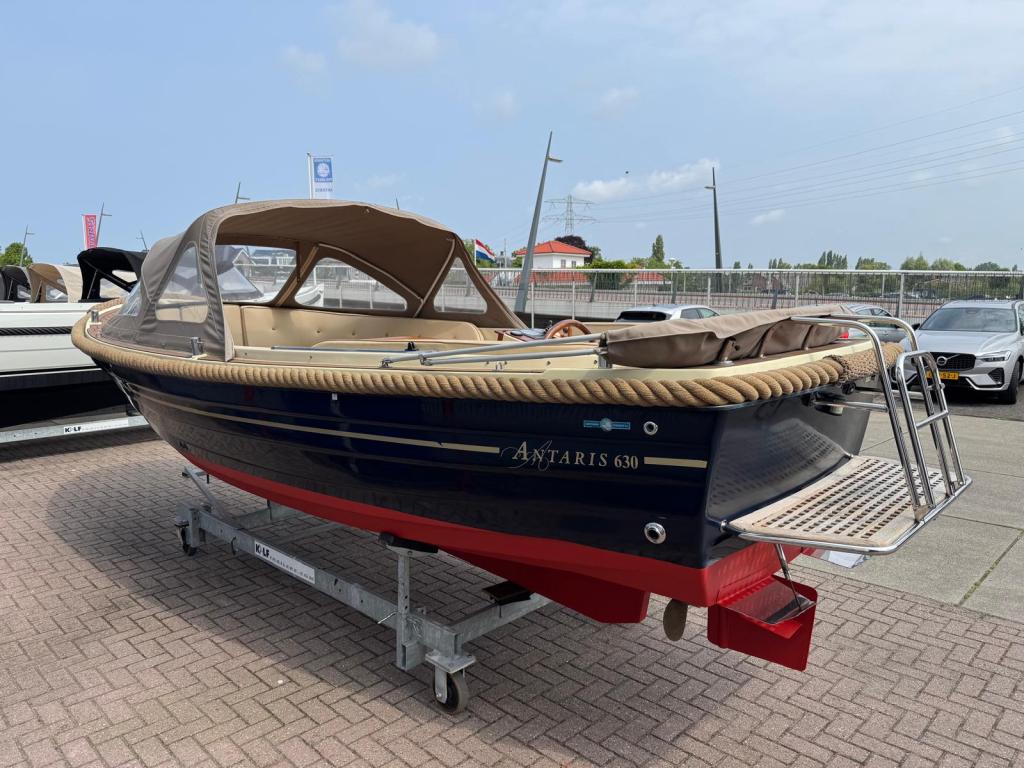 Antaris 630 Lounge Weekender met Vetus 25pk