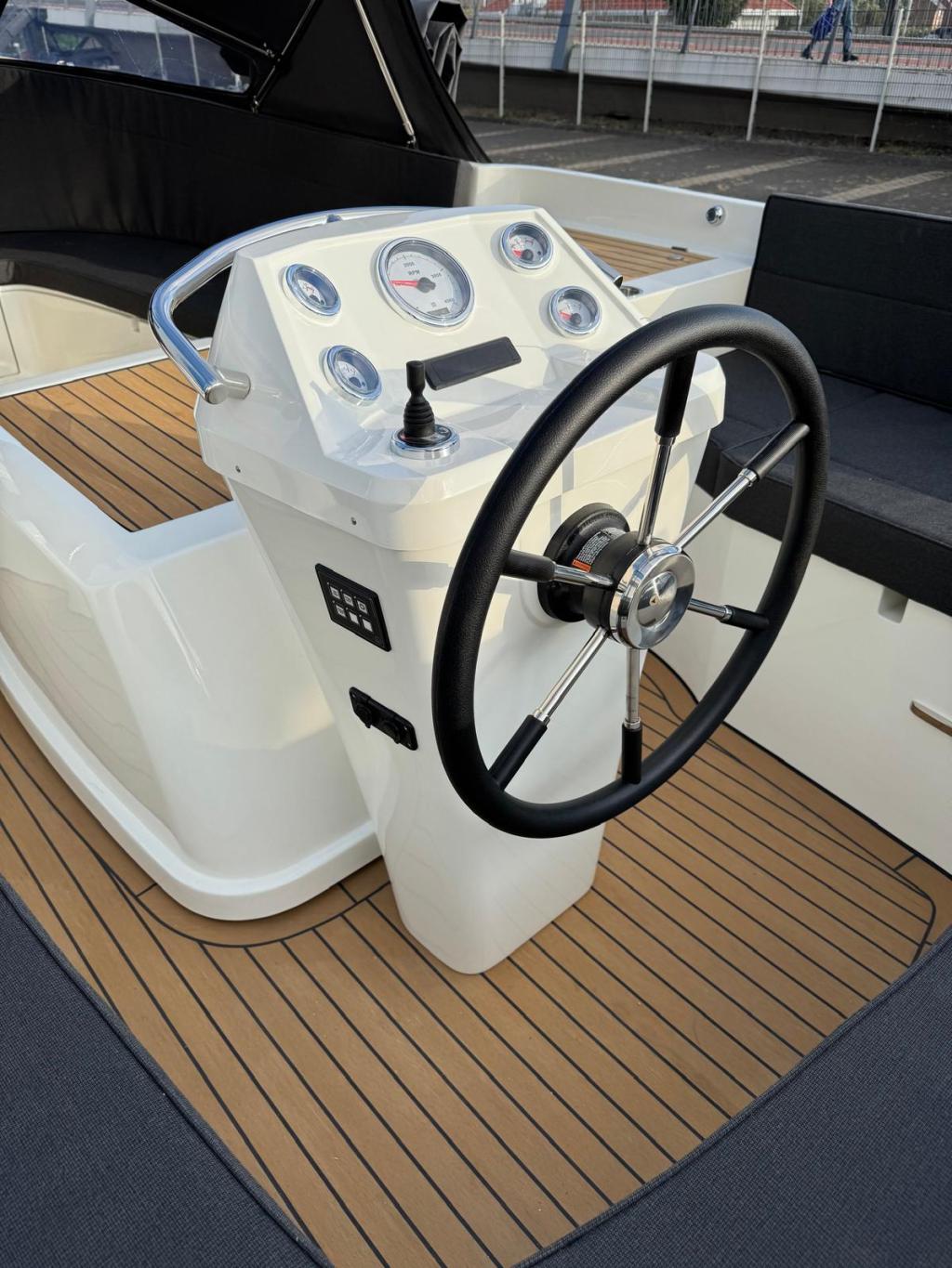 Antaris Sixty7 met Vetus 42 pk