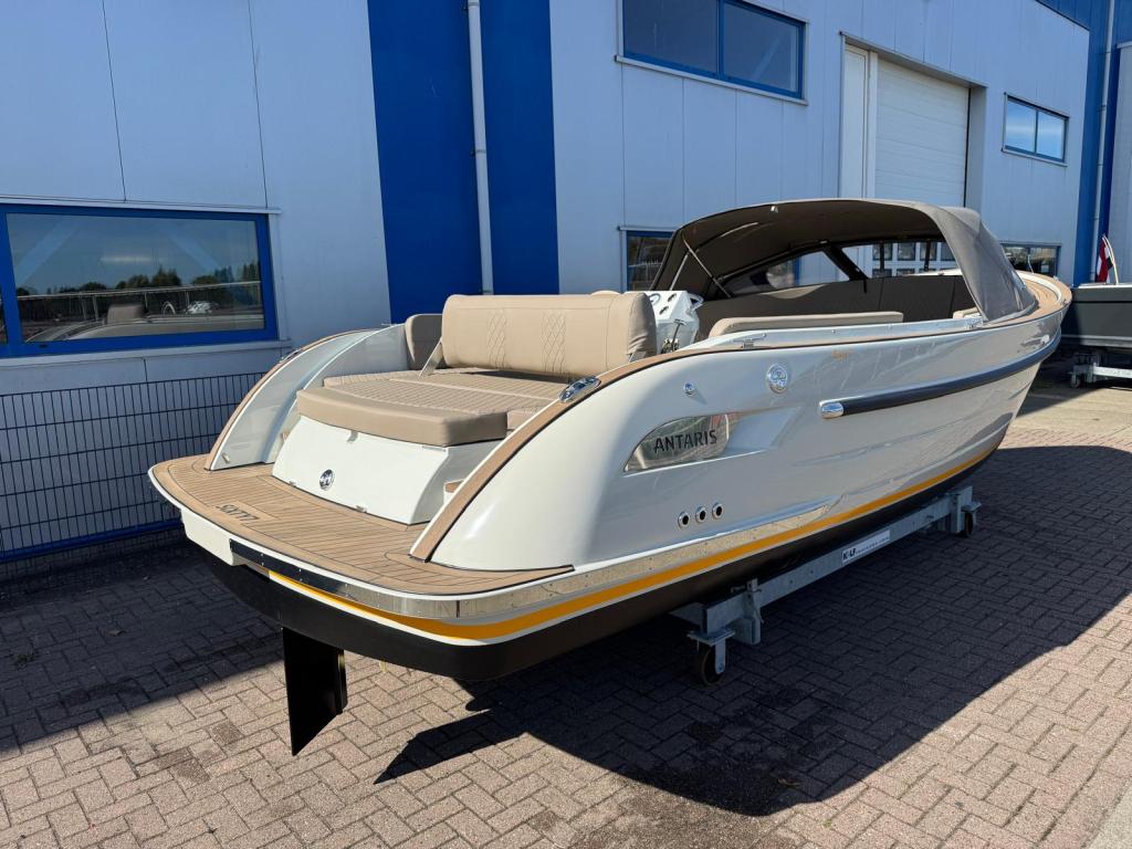 Antaris Sixty7 met Vetus 42 pk