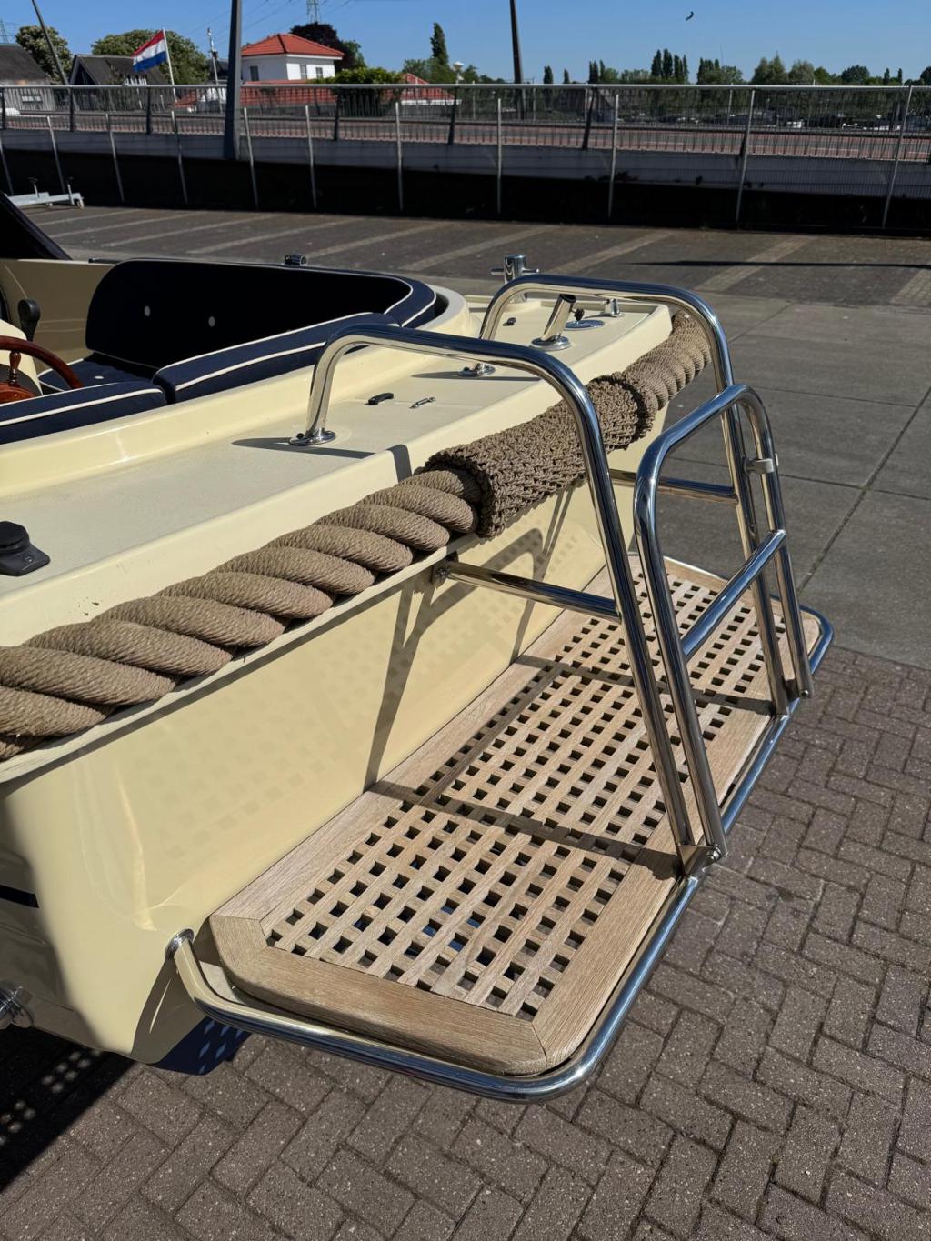 Antaris 630 Lounge met Vetus 25pk