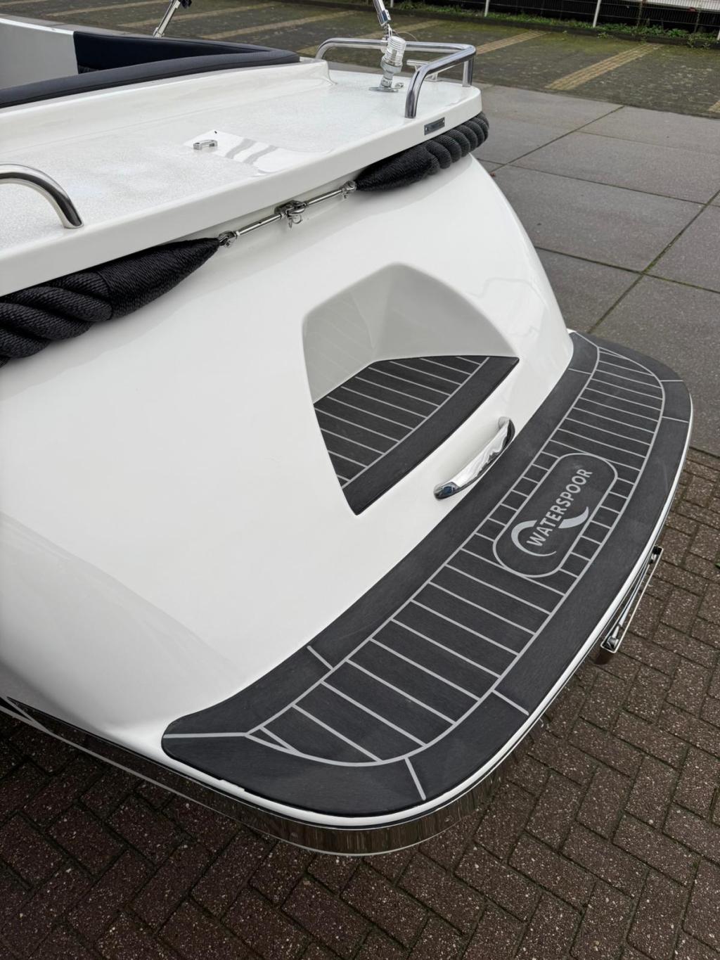 Waterspoor 707 met Vetus 33 pk