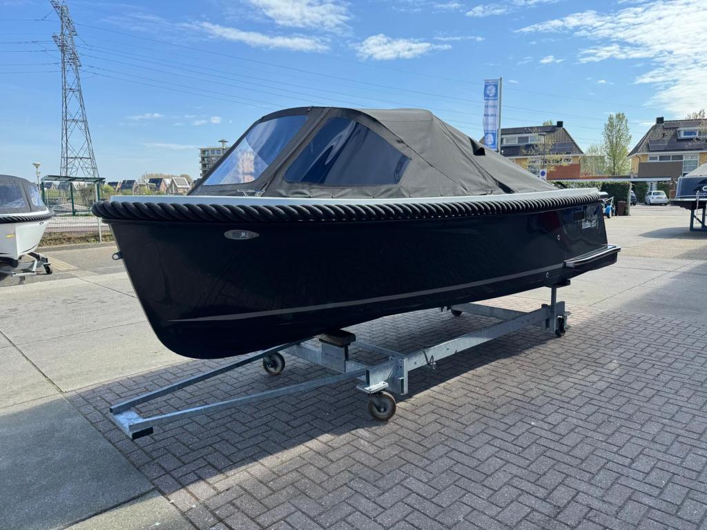 Maxima 600 met Honda 20 pk