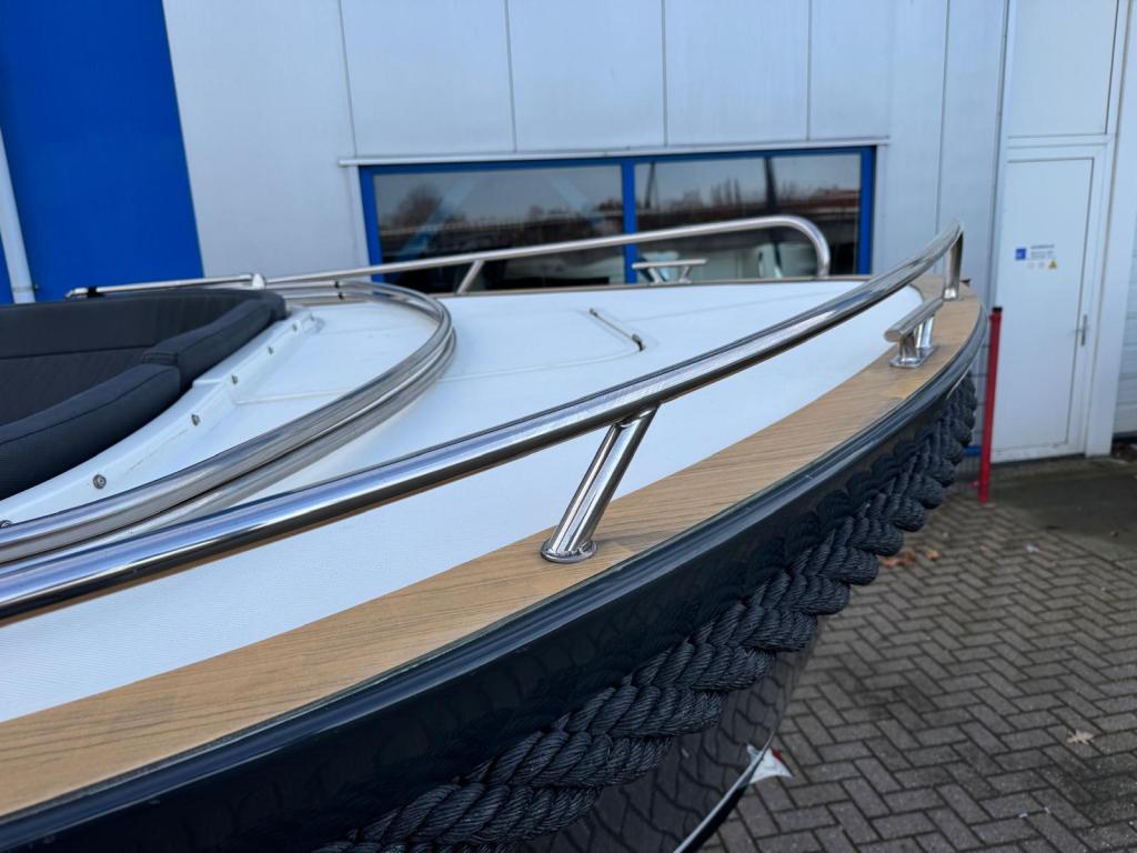 Maxima 720 met Honda 135 pk