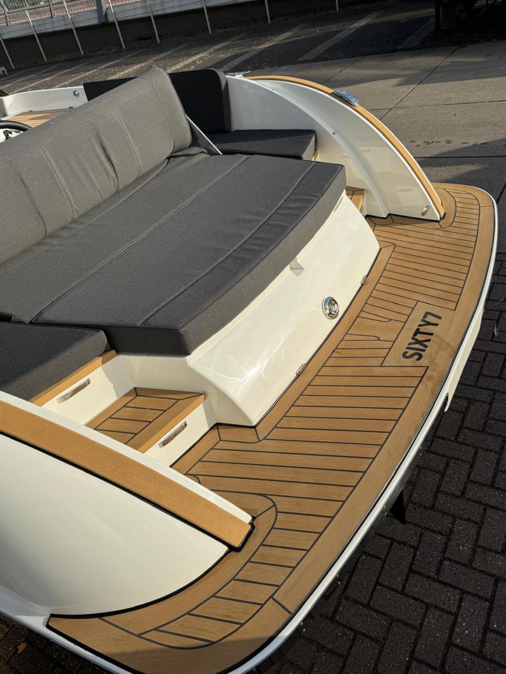 Antaris Sixty7 met Vetus 42 pk