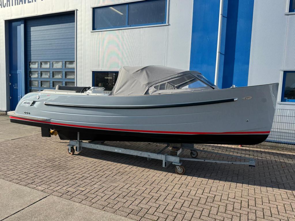 Antaris Sixty7 met Vetus 42 pk