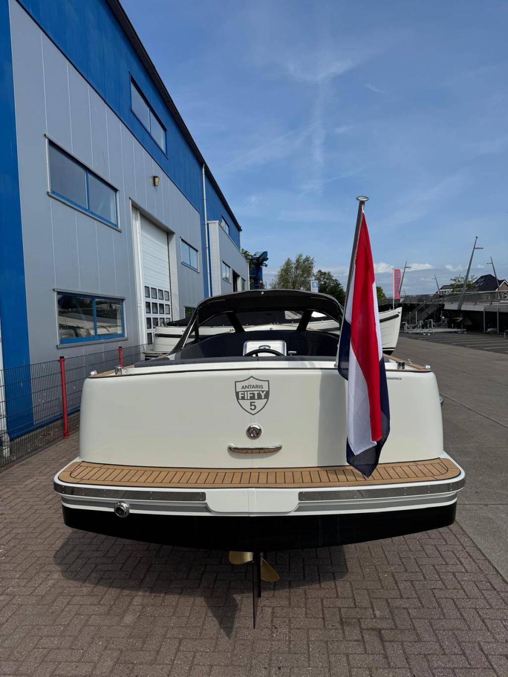 Antaris Fifty5 met Vetus 27pk